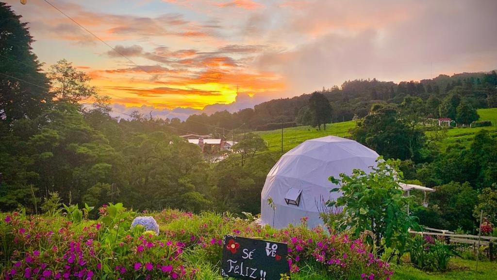 Poas Volcano Observatory Lodge & Glamping Poasito Exterior photo